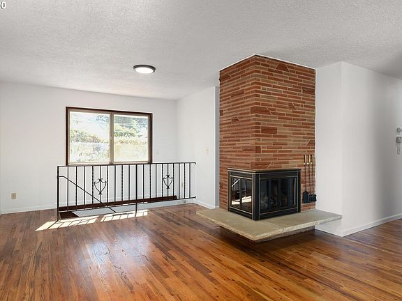 3rd image of 11192 SE 45th Ave