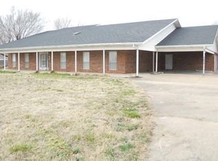 1300 SW Tunbridge Dr, Bentonville, AR 72712