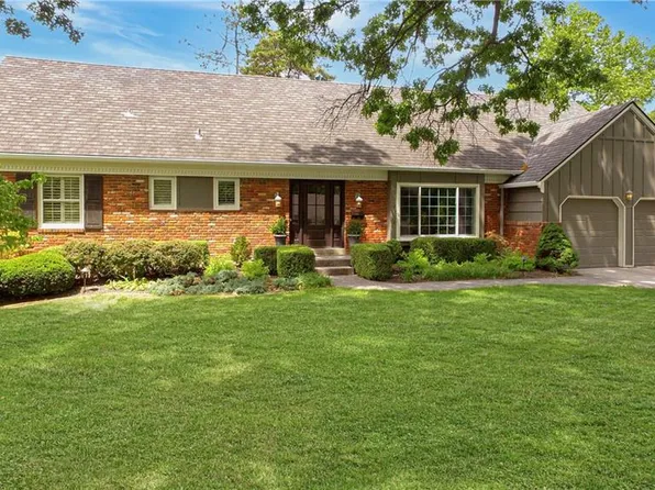 8112 Briar St, Prairie Village, KS 66208