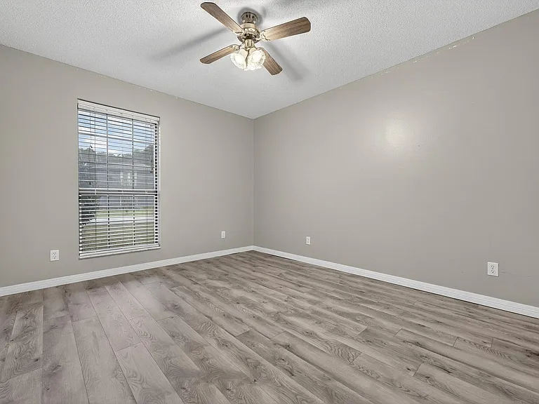 3 Neptune Dr — Photo 32