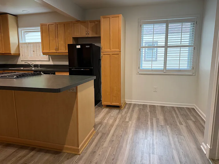 315 Kansas Ave — Photo 3
