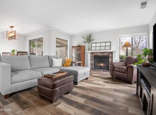 912 Thistlegate Rd, Oak Park, CA 91377