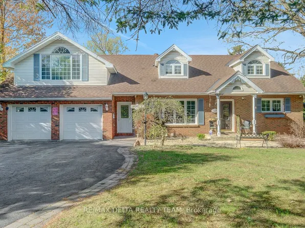 1079 Laporte St, Ottawa, ON K1J 7B3