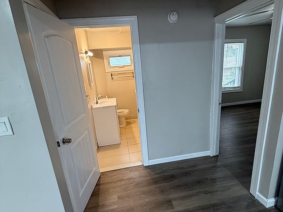 5th image of 1210 Lincoln Ave #A