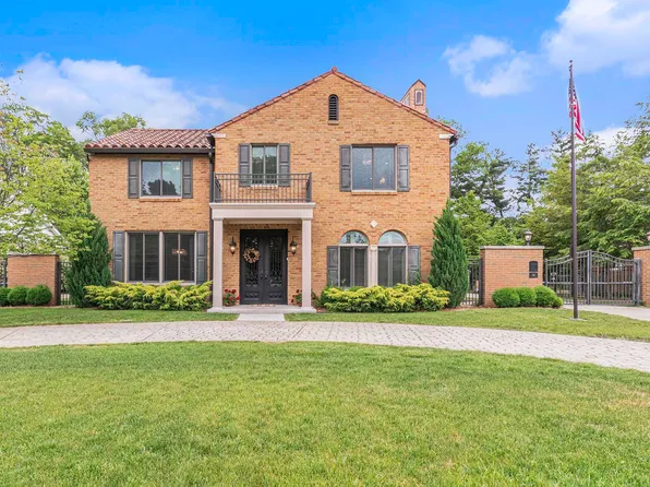 502 N Ironwood Dr, South Bend, IN 46615