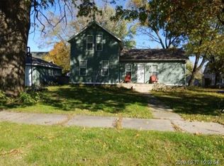 304 1st St NW, Dodge Center, MN 55927