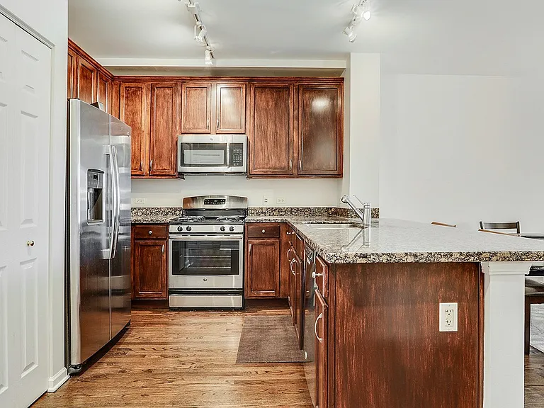 343 W Old Town Ct #700 — Photo 6
