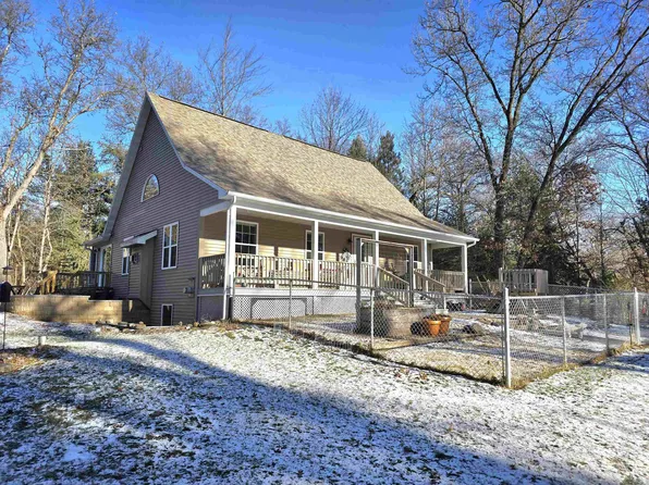 W5050 S Oakhaven Cir, Wautoma, WI 54982