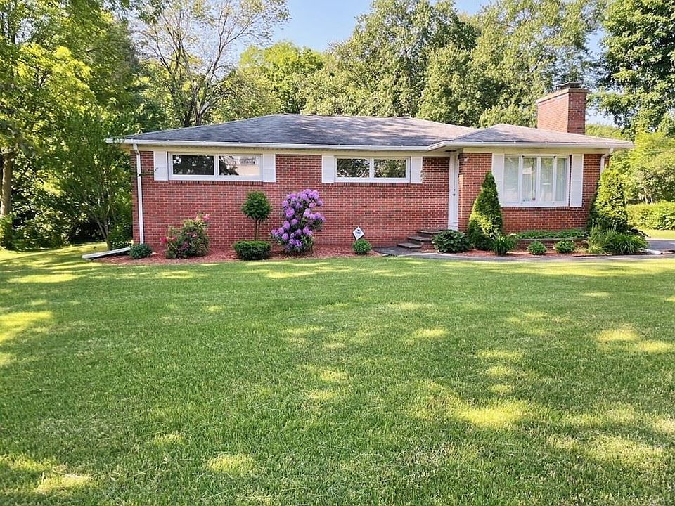 1st image of 487 Prospect Ave