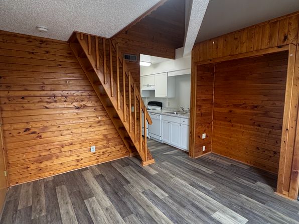 1711 Bobby Lee Trl #204-B