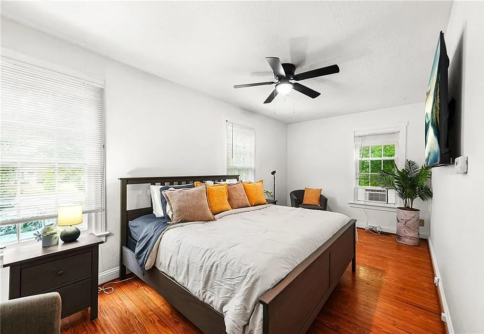 1 bed, 1.0 bath, $1,700 — Photo 1