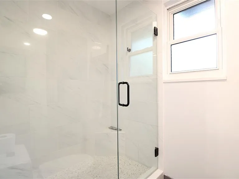 3745 SW 6th Pl — Photo 21