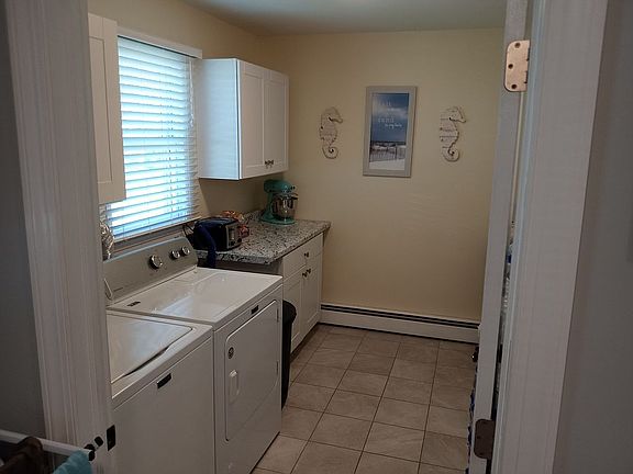 3rd image of 96 Westport Dr