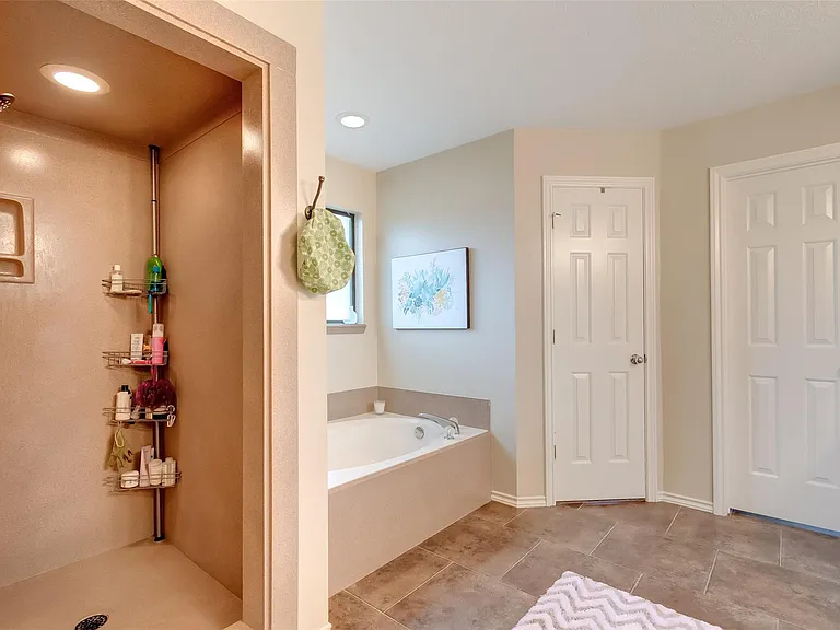 13011 Finch Brook Dr — Photo 44