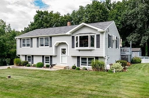 1st image of 9 Rollingwood Dr