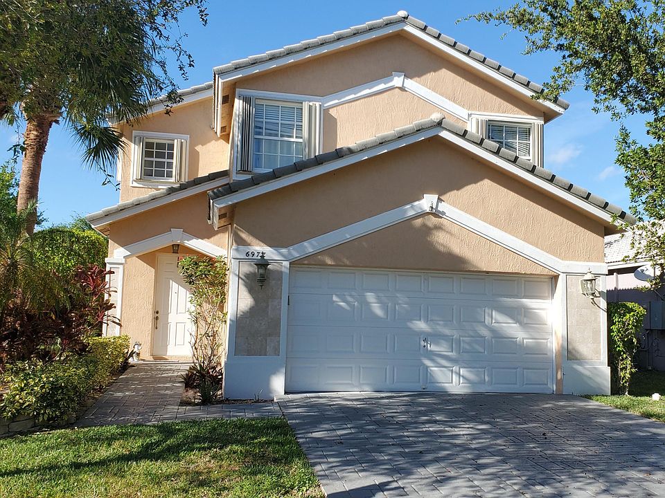 1st image of 6977 NW 77th St