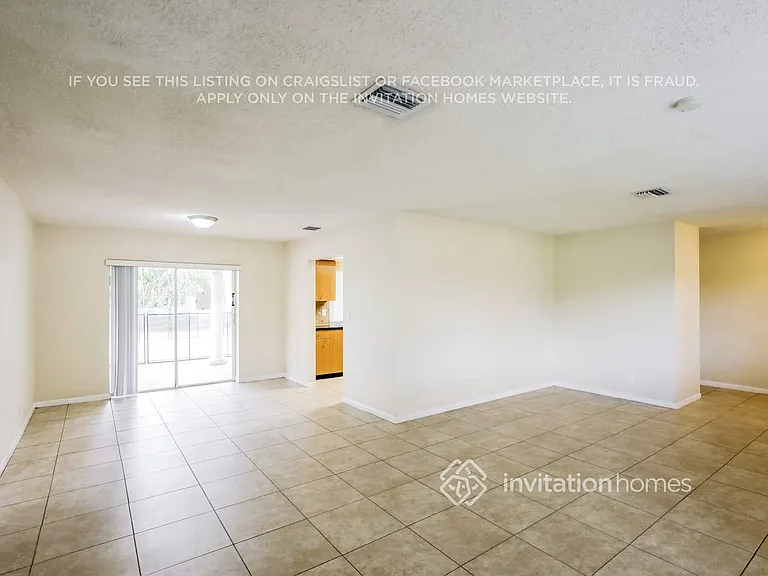 941 SW 75th Ter — Photo 5