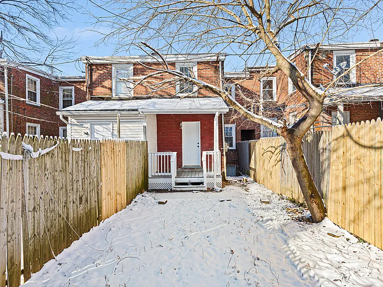 19 Denham Ave — Photo 16