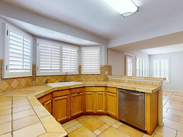 12528 Sun Empress Dr — Photo 10