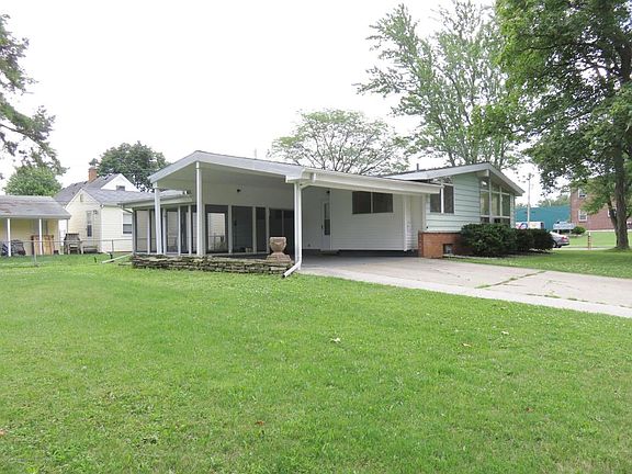 2nd image of 2305 Marguerite Ave