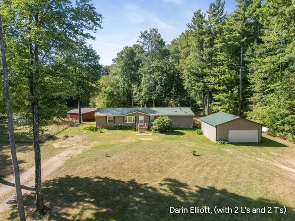 22653 Tamarack Rd, Howard City, MI 49329