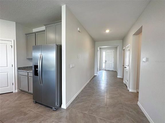 3rd image of 13819 Wineberry Dr
