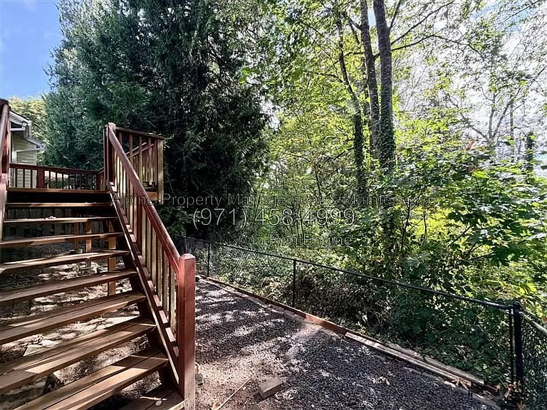 5758 NE Damsel Dr — Photo 15