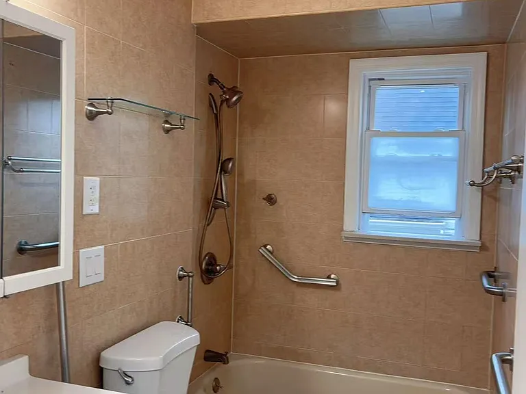 189 Sylvester St #2 — Photo 6