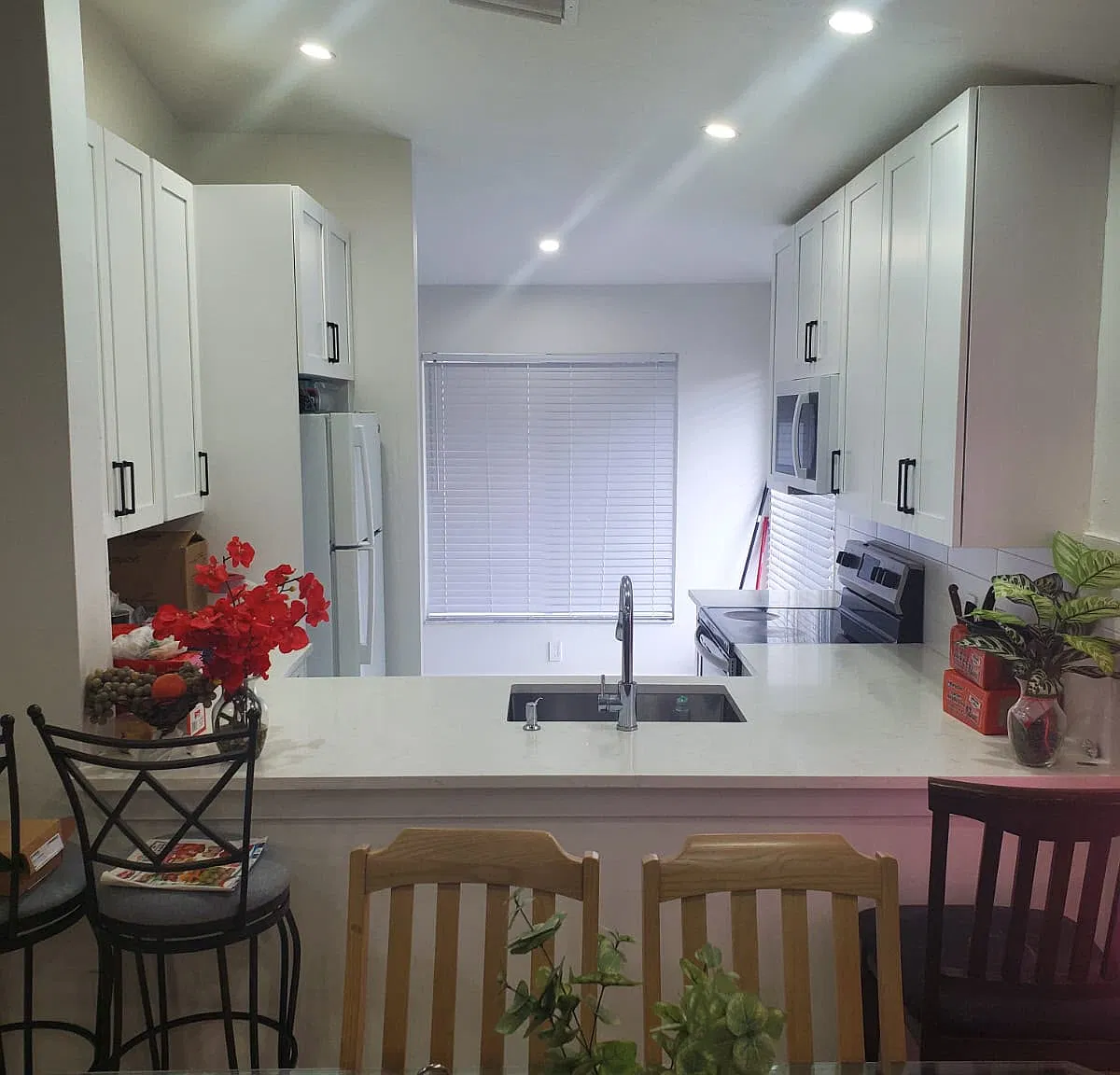 2 bed, 1075 sqft, $2,100 — Photo 1