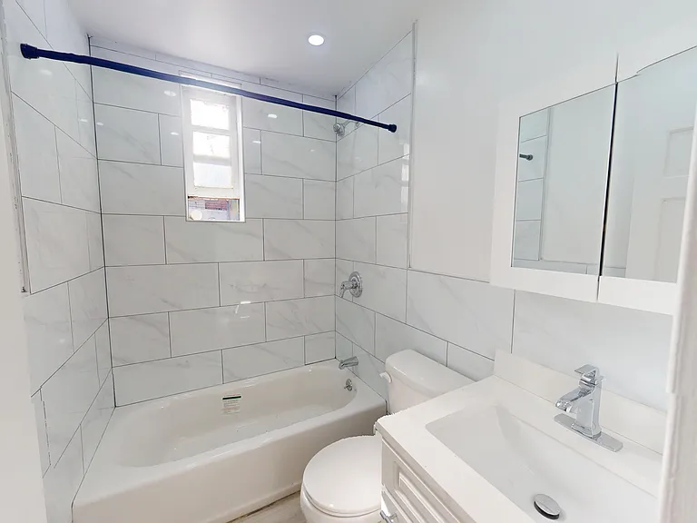 246 E 45th St #4F — Photo 11