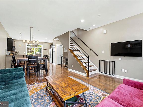 4th image of 2044 Annin St