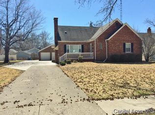 1528 W Edwards St, Springfield, IL 62704