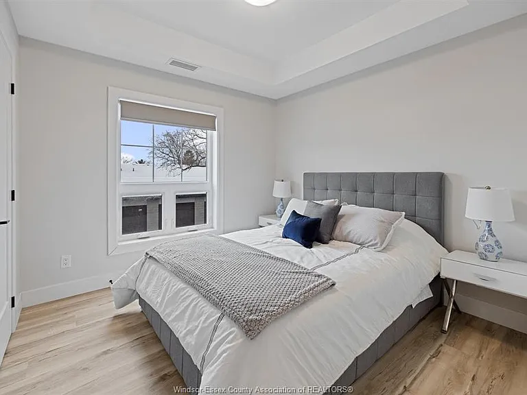 224 Main St E #602 — Photo 15