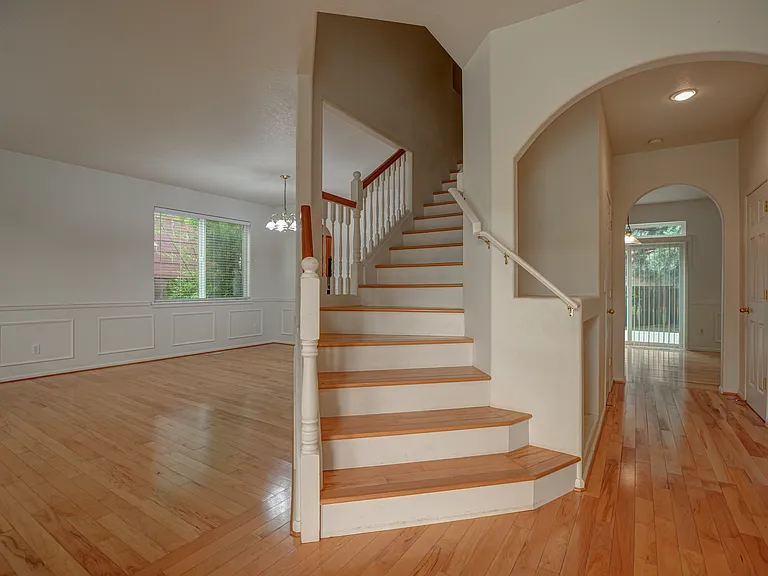 18916 SE 23rd St — Photo 4