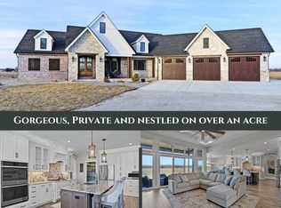 8361 Maple Grove Rd, Troy, IL 62294