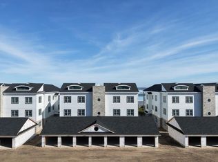 631 Lakeview Ave BUILDING B-2, Petoskey, MI 49770