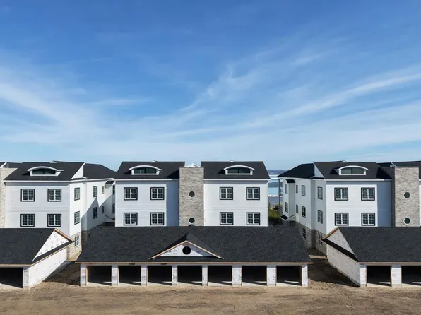 631 Lakeview Ave Building B-1w, Petoskey, MI 49770