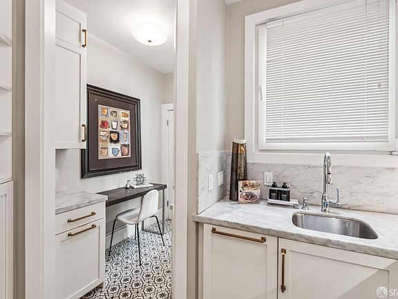 5th image of 1310 Greenwich St APT 201