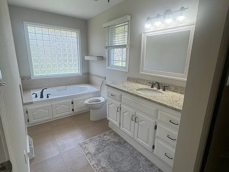 1108 Meadows Pl — Photo 16