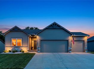 2310 NW Rymeg Dr, Grain Valley, MO 64029