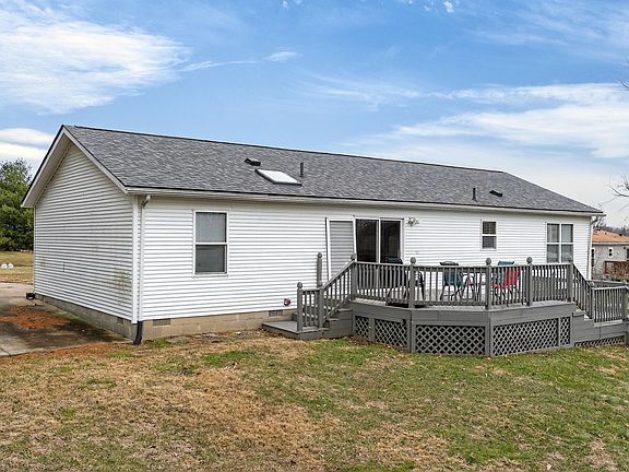 2nd image of 365 Eagle Ridge Dr