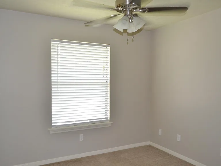 705 San Pedro Dr — Photo 3