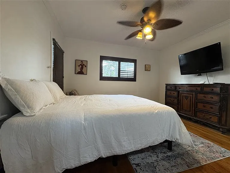 Master Bedroom , Queen