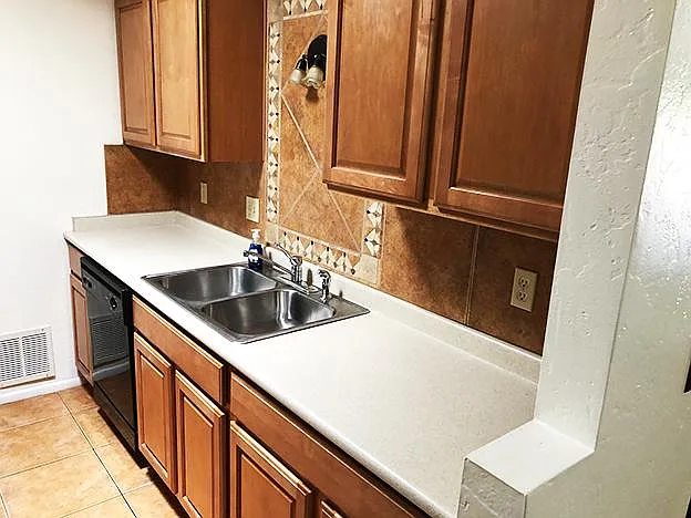 625 S Prudence Rd #205 — Photo 14