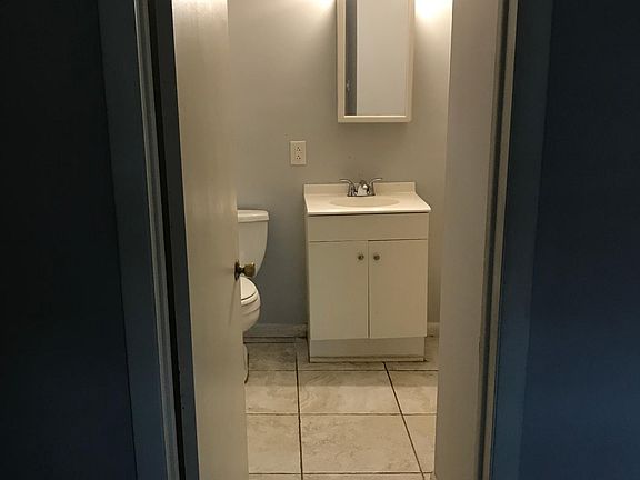 5th image of 12627 Irving Ave APT 9
