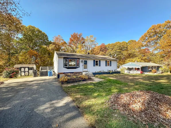 31 Ledgewood Drive, Ledyard, CT 06335