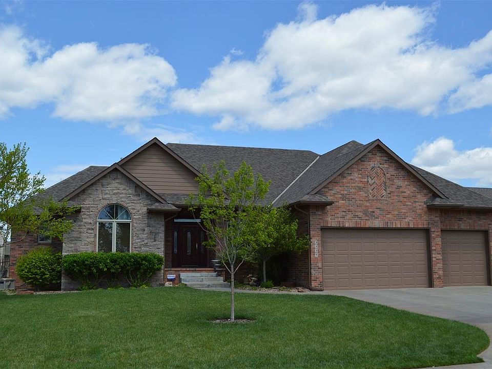 Welcome home! 3337 N. North Shore Circle