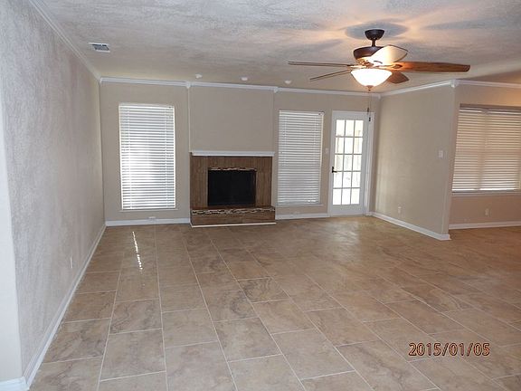 5th image of 132 Patrick Henry Dr