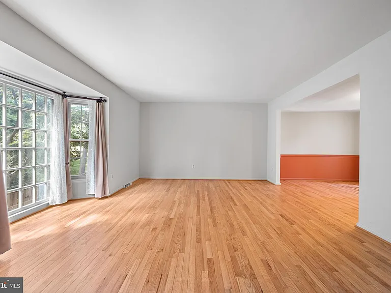 1260 Masters Dr — Photo 12