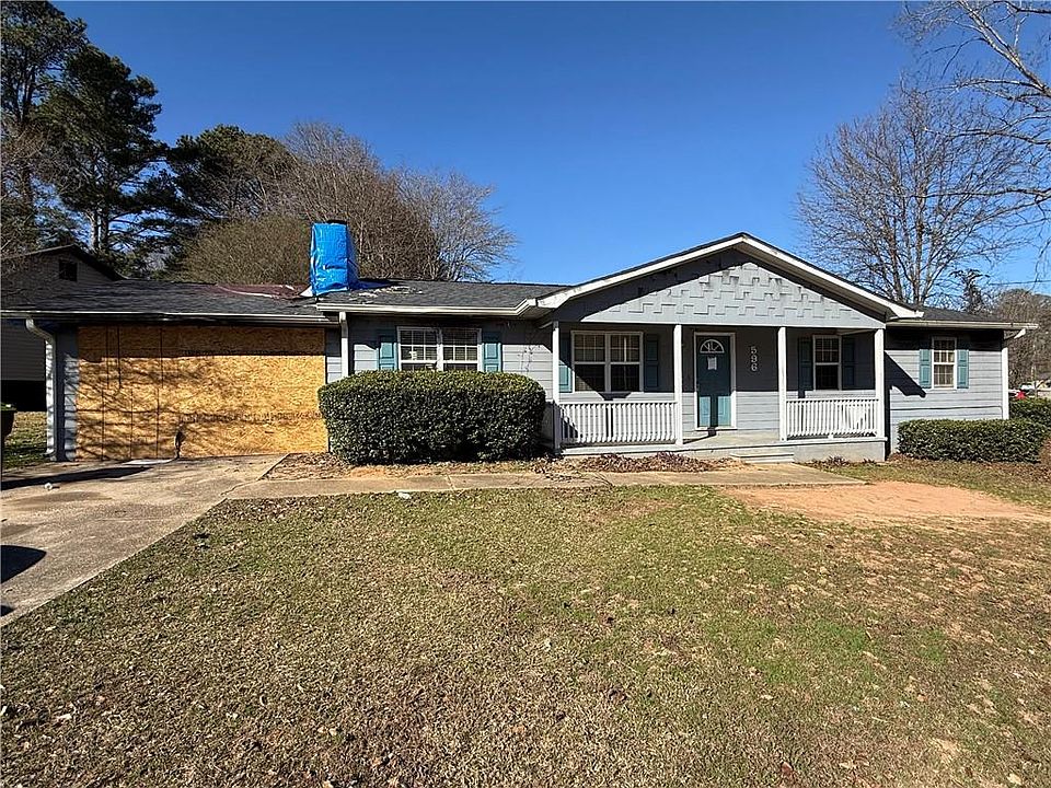 1st image of 596 Lakeridge Cir SE